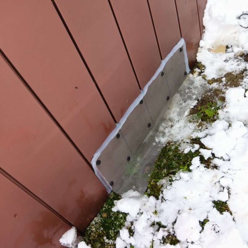 基礎部分のすき間を封鎖