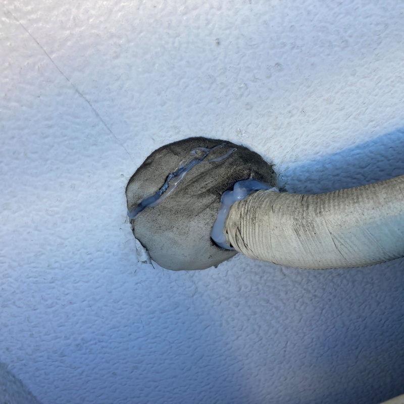 配管まわりのすき間を封鎖