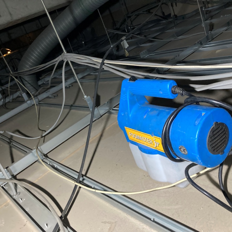 噴霧器で除菌・消臭剤を散布