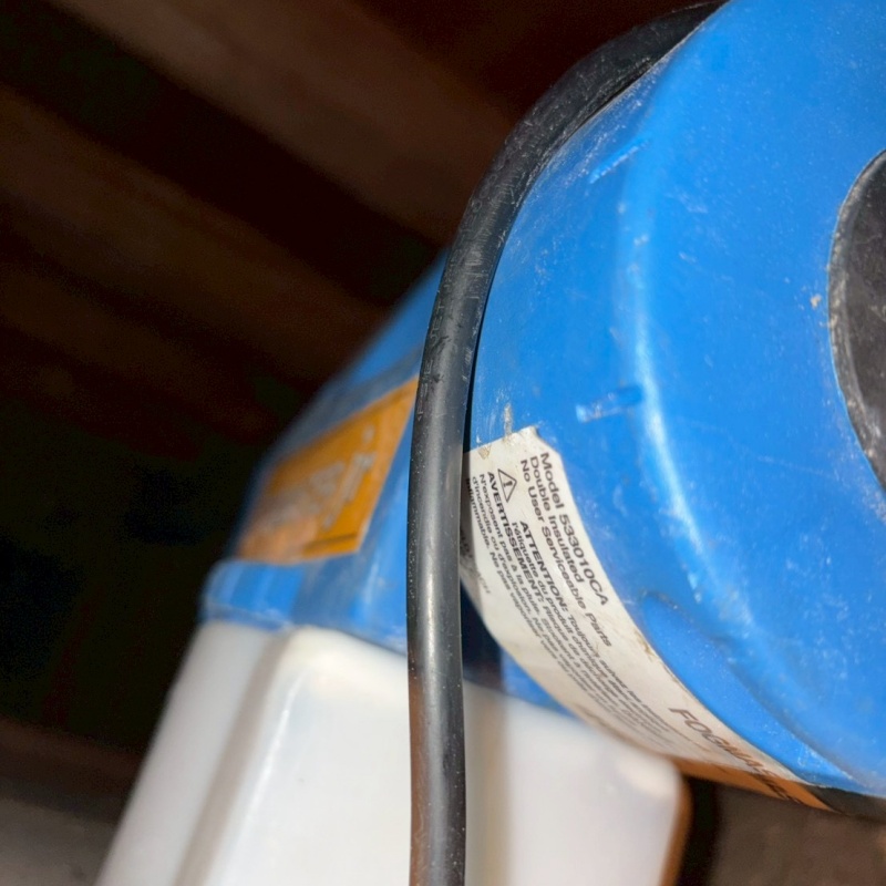 噴霧器で除菌剤を散布