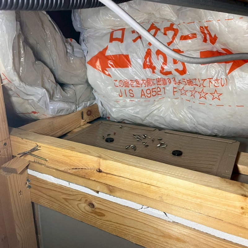 粘着シートを設置