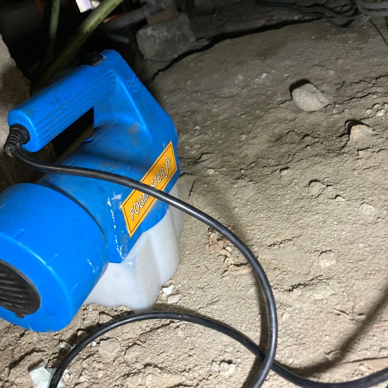 噴霧器で除菌・消臭剤を散布