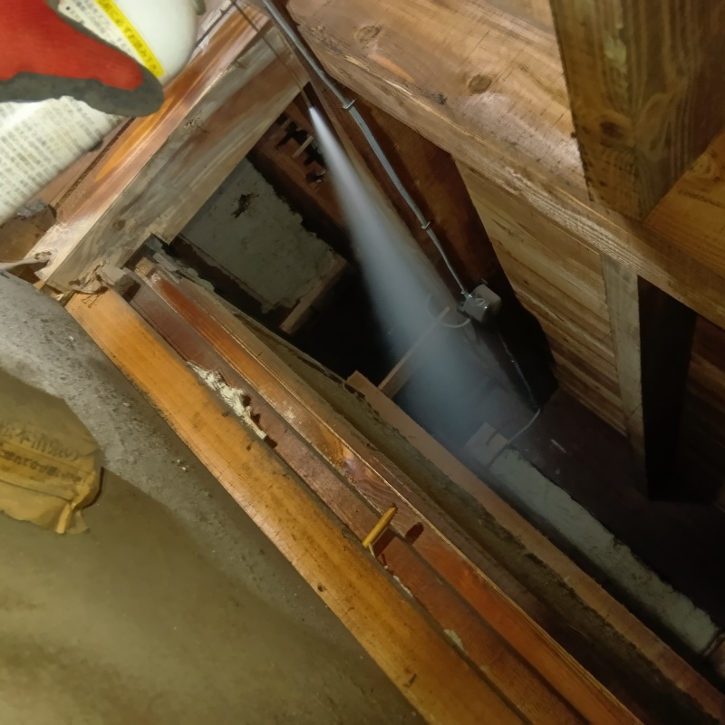 忌避剤をスプレー