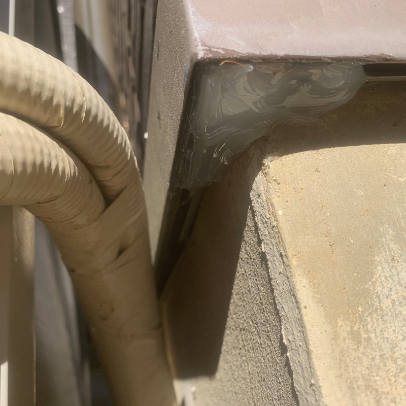 笠木のすき間を封鎖