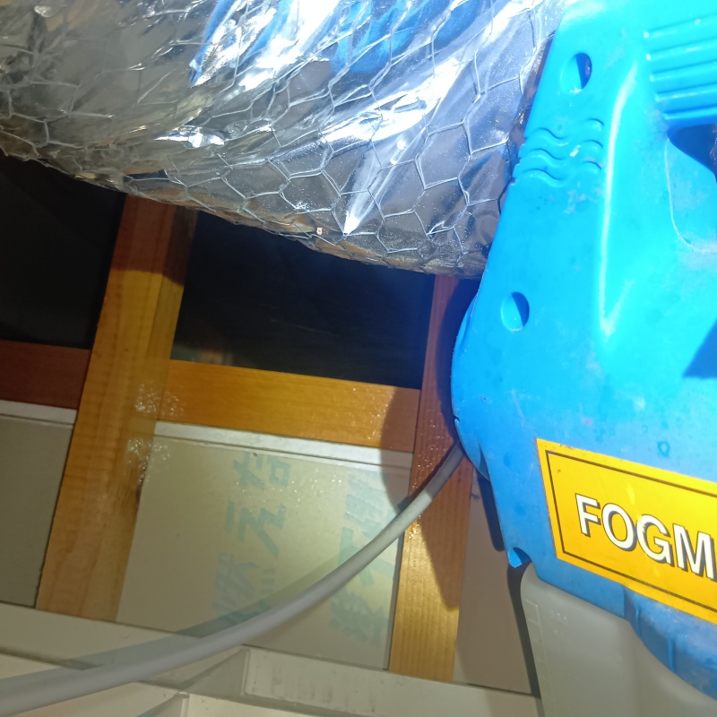 噴霧器で除菌剤を散布