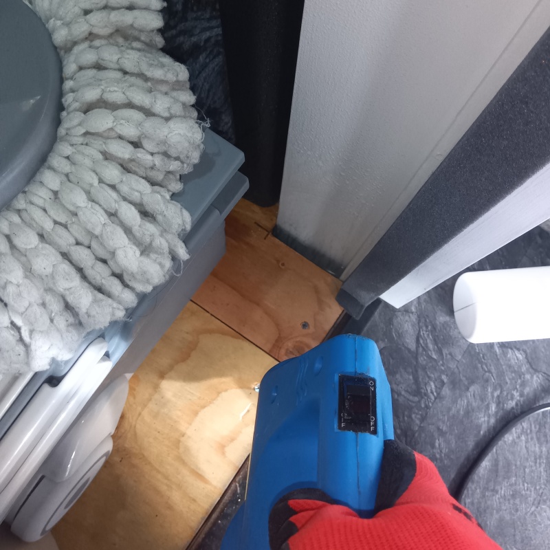 噴霧器で除菌剤を散布