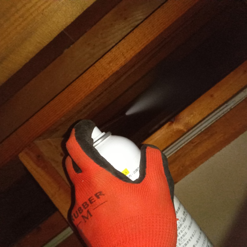 忌避剤をスプレー