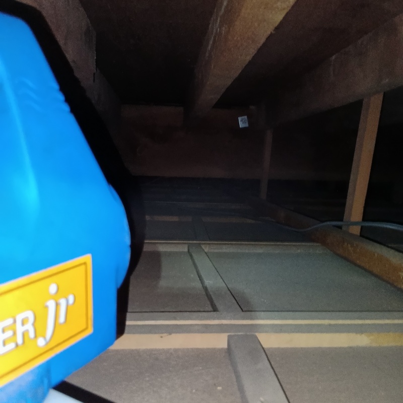 噴霧器で除菌剤を散布