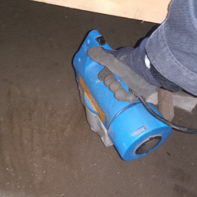 噴霧器で除菌剤を散布