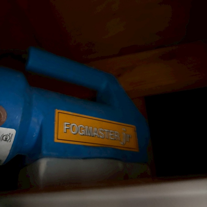 噴霧器で除菌剤を散布