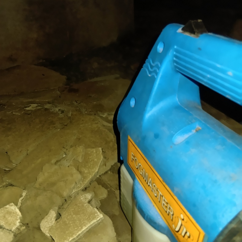 噴霧器で除菌剤を散布