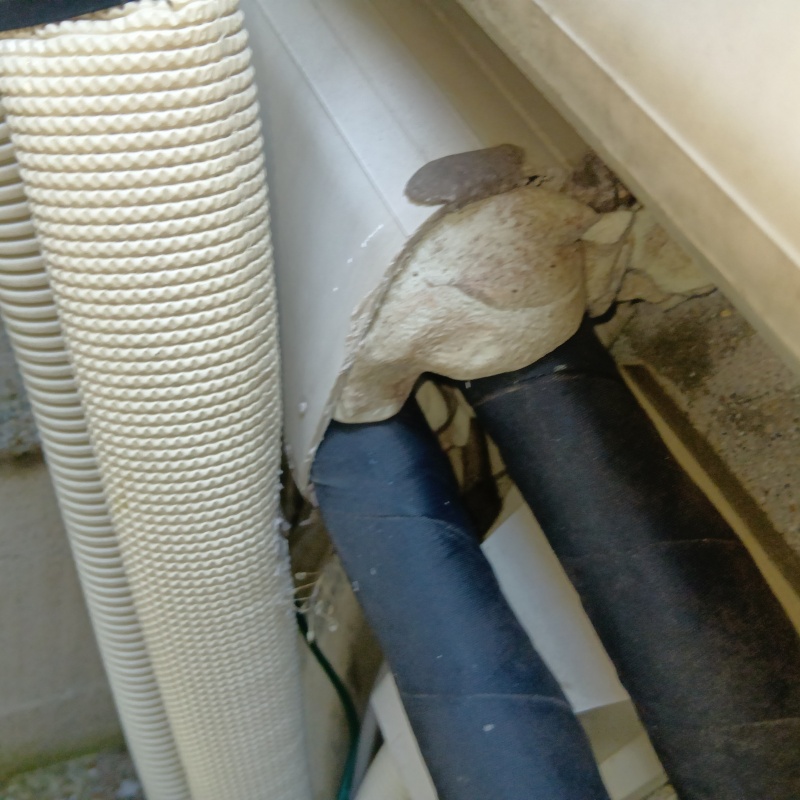 配管の導入部分のすき間を封鎖