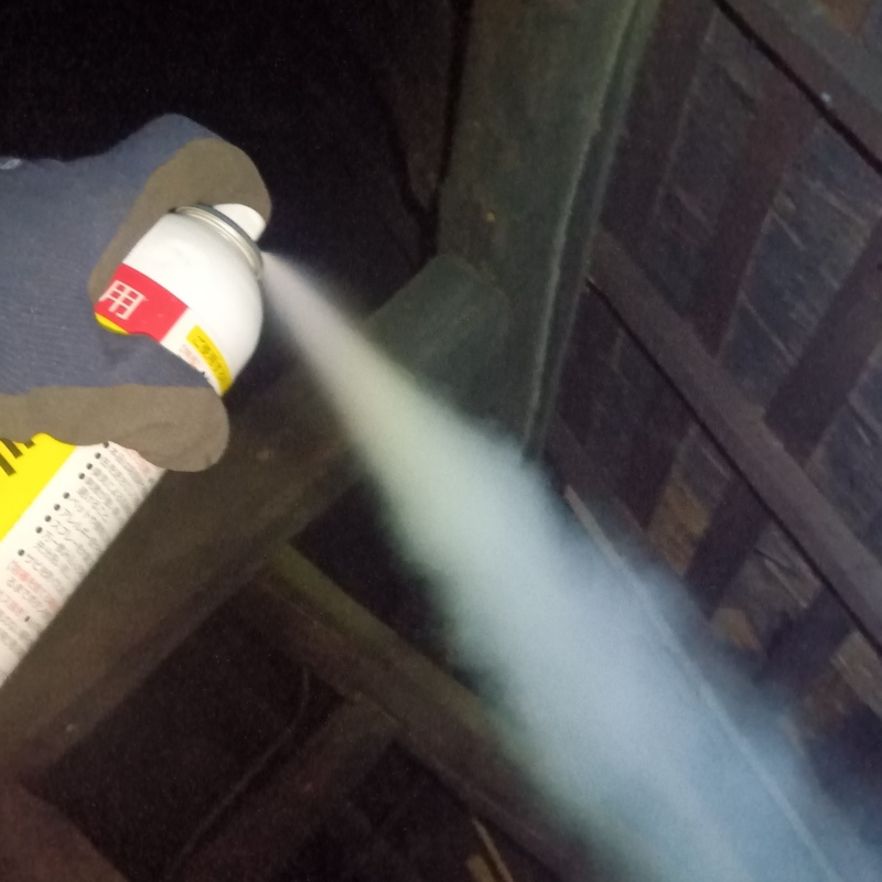 忌避剤をスプレー