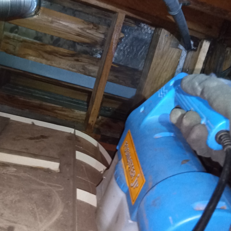 噴霧器で除菌剤を散布