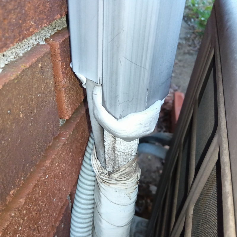 配管の導入部分のすき間を封鎖