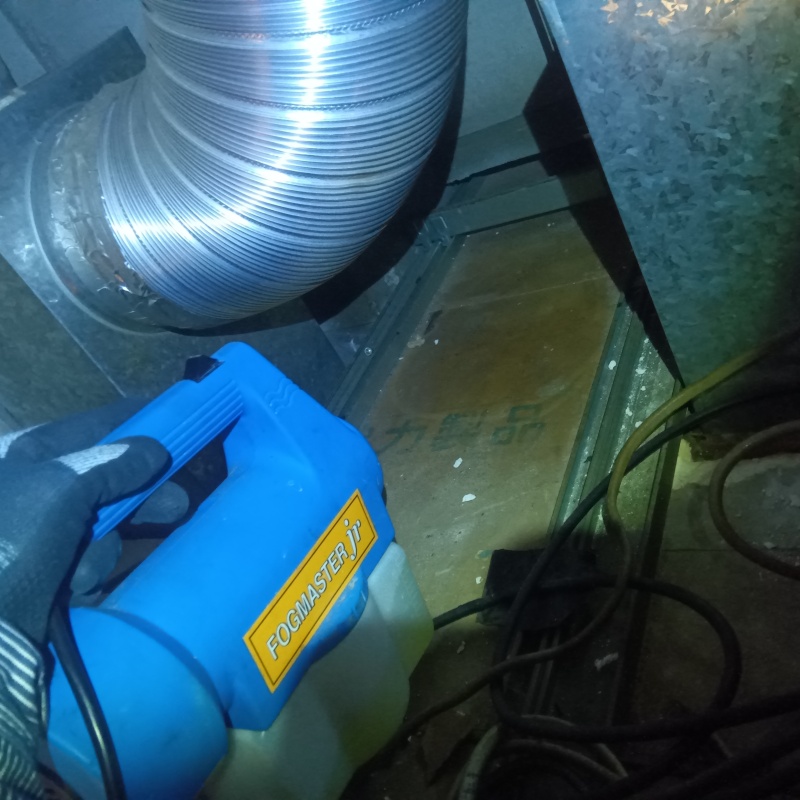 噴霧器で除菌剤を散布