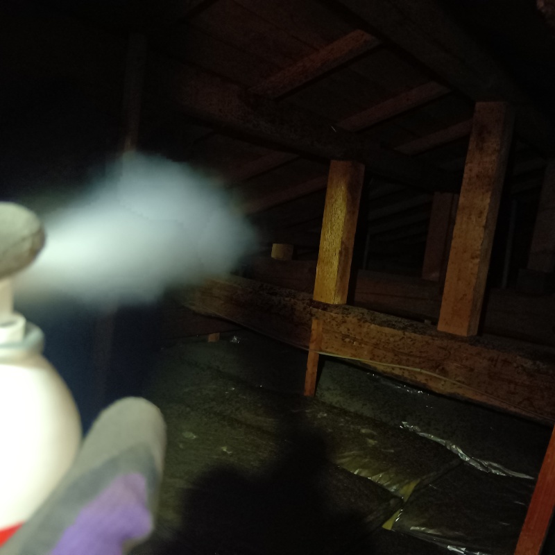 忌避剤をスプレー