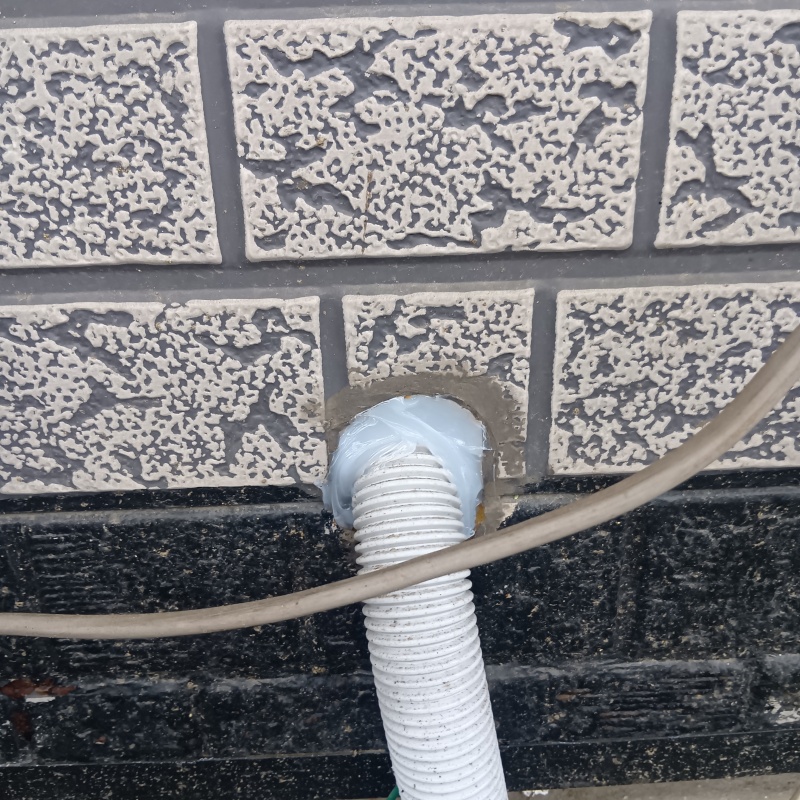 配管まわりのすき間を封鎖