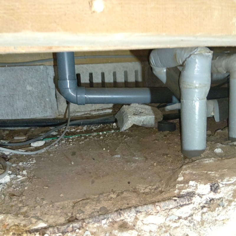 防蟻剤を散布する前の床下の様子