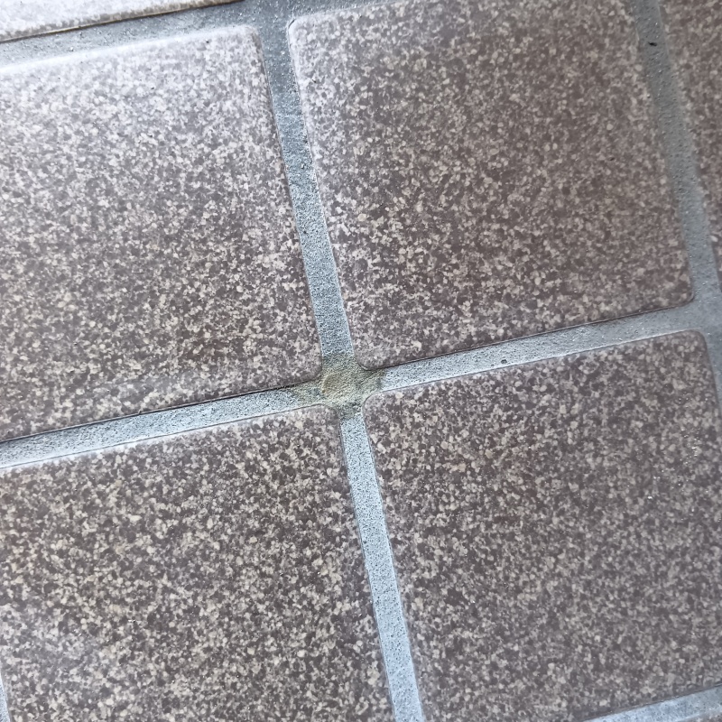 開けた穴を自然なかたちで補修