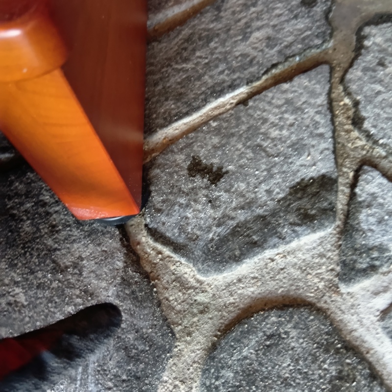 開けた穴をきれいに補修