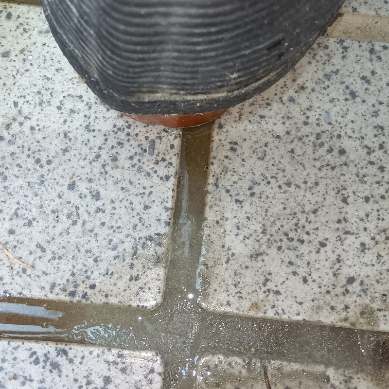 開けた穴を自然な形で補修