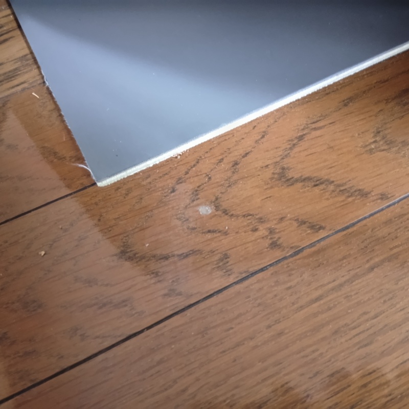 開けた穴を補修したあとの様子