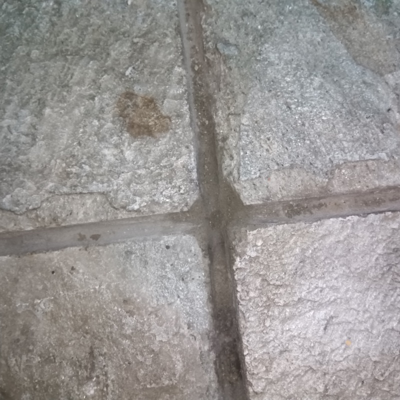 開けた穴を修復した様子