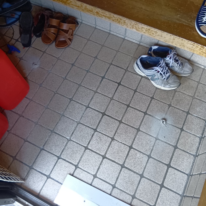 開けた穴を修復した様子