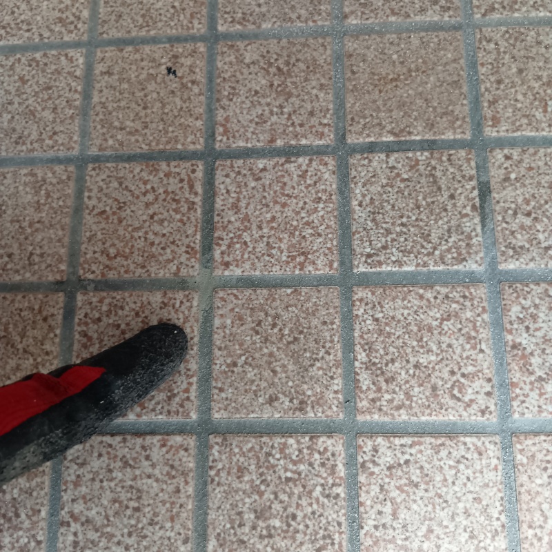 開けた穴を修復した様子