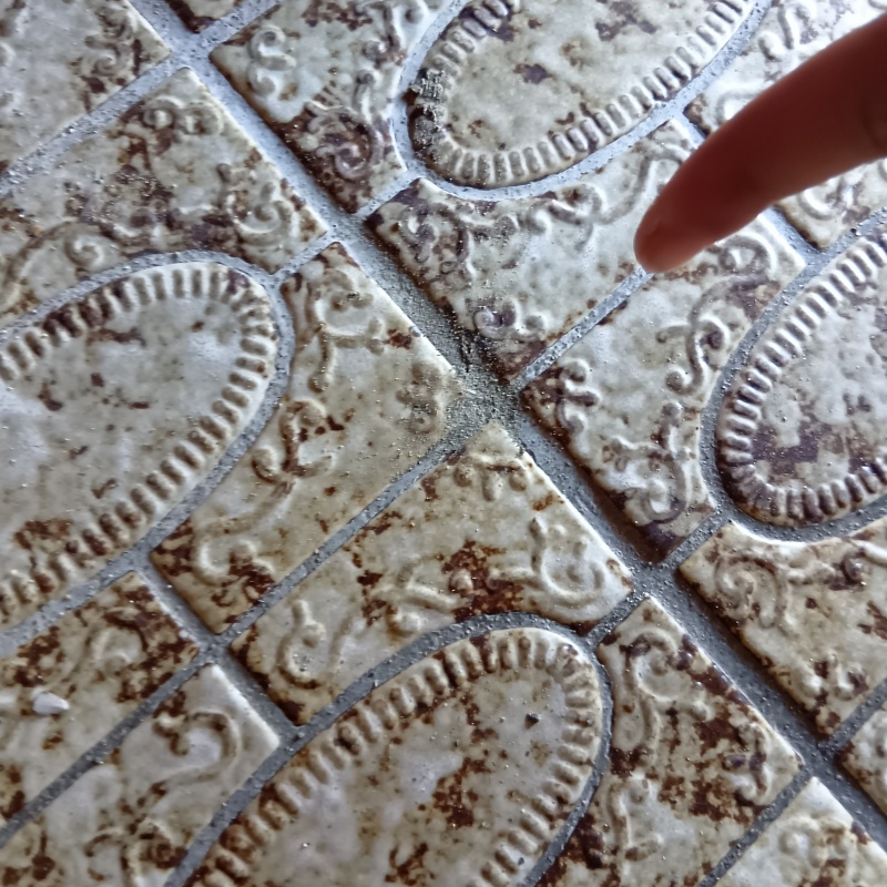 開けた穴をきれいに補修