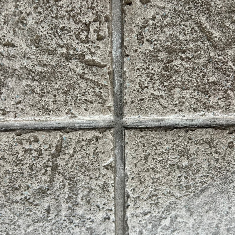 開けた穴をきれいに補修