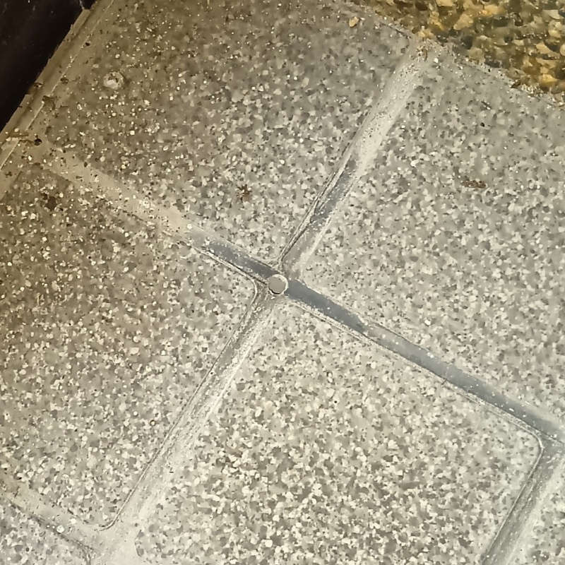 穿孔処理の穴をふさいだ様子