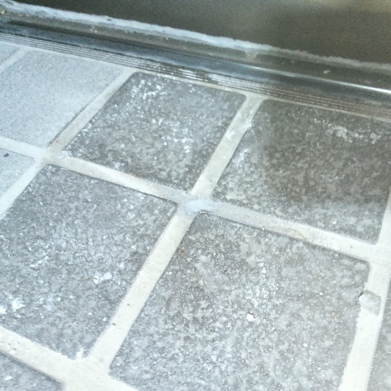 穿孔処理の穴をふさいだ様子