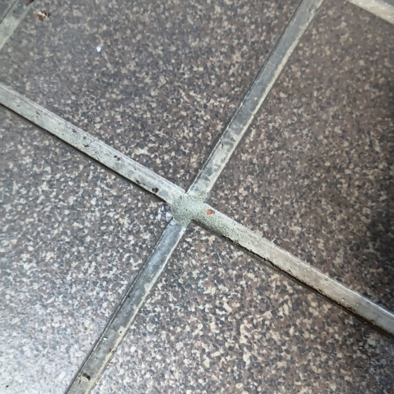 穿孔処理の穴をふさいだ様子