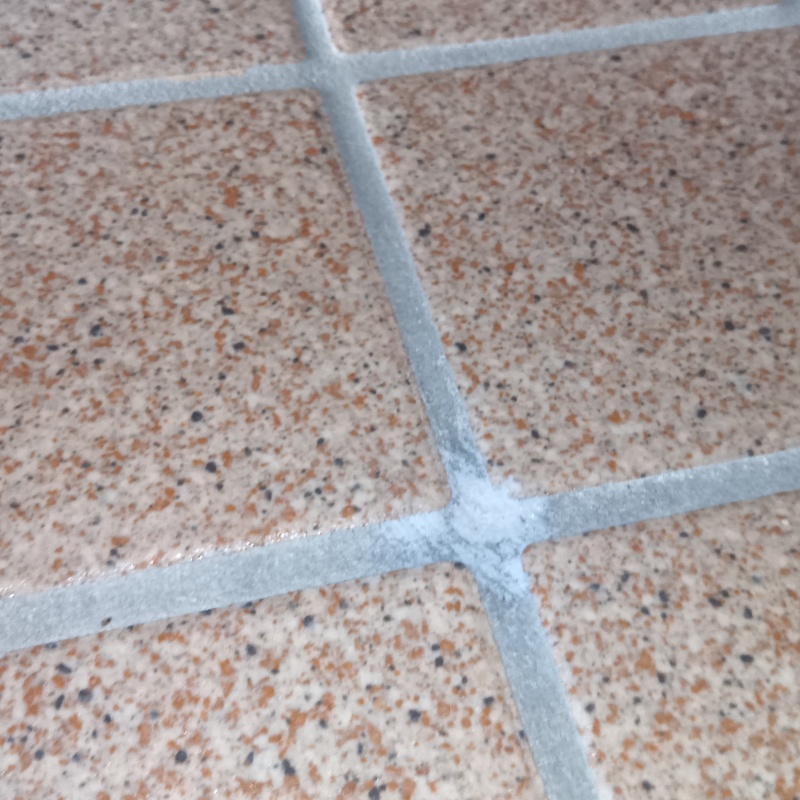 開けた穴を修復した様子