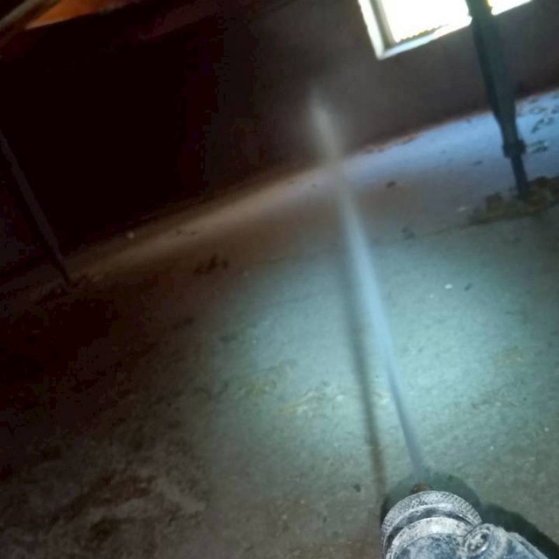 基礎に防蟻剤を散布