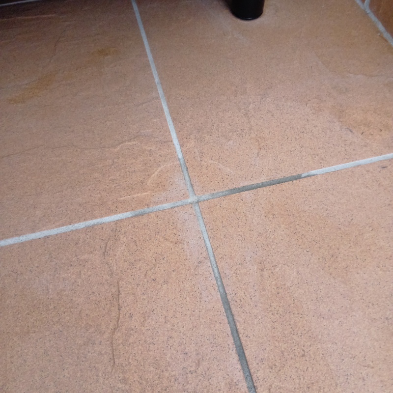 開けた穴を補修したあとの様子