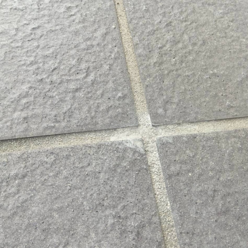 開けた穴を修復した様子