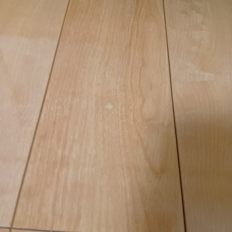 開けた穴をきれいに補修