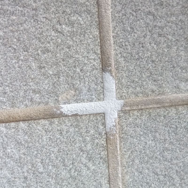 開けた穴を補修したあとの様子