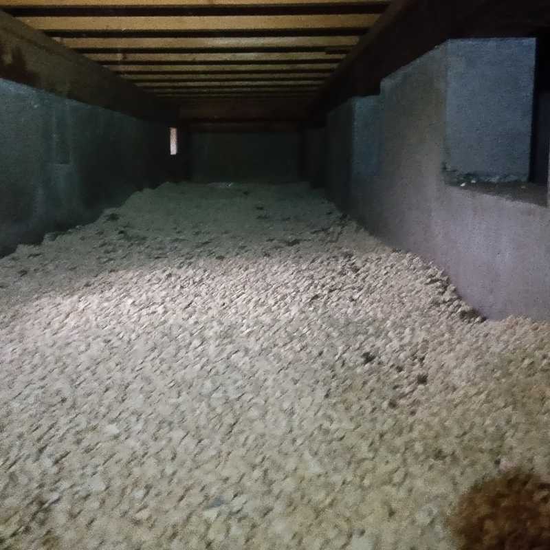 調湿剤を敷き詰めた様子