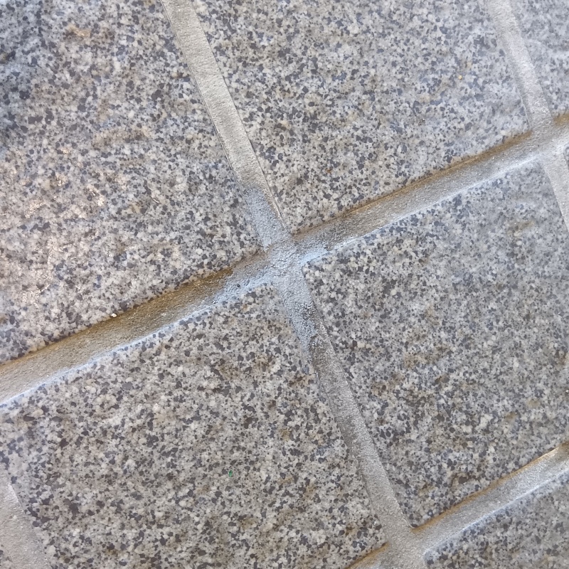 開けた穴を修復した様子