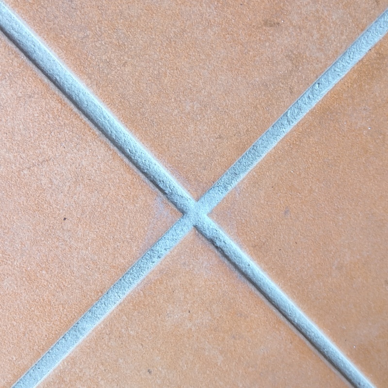 開けた穴を修復した様子