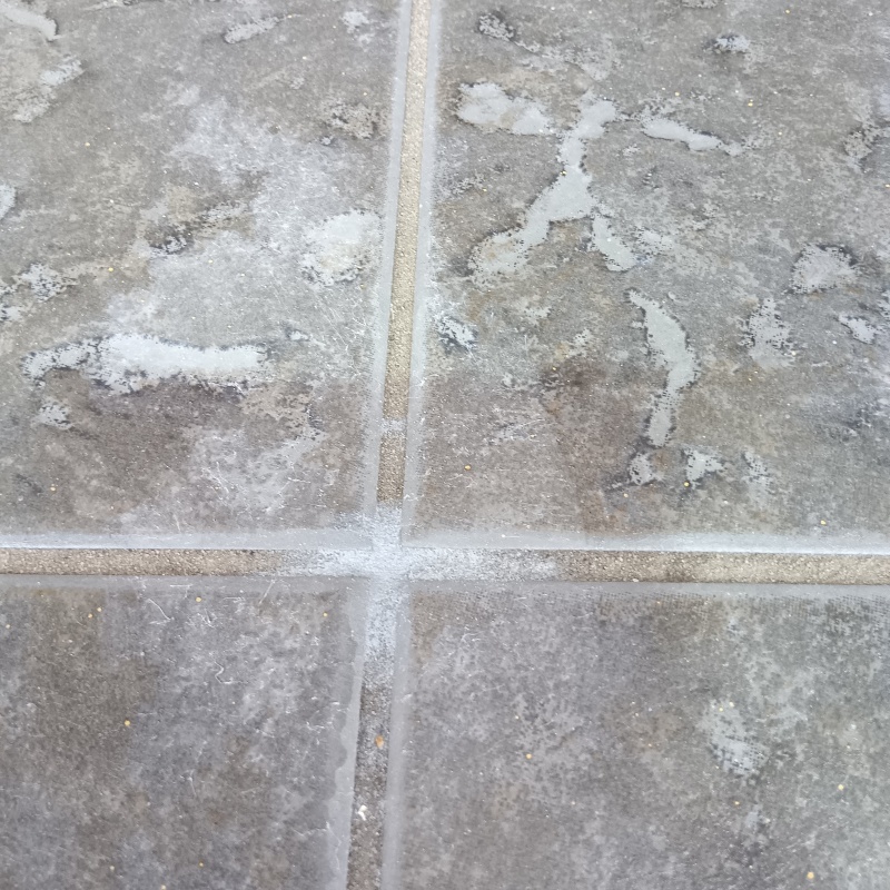 開けた穴を修復した様子