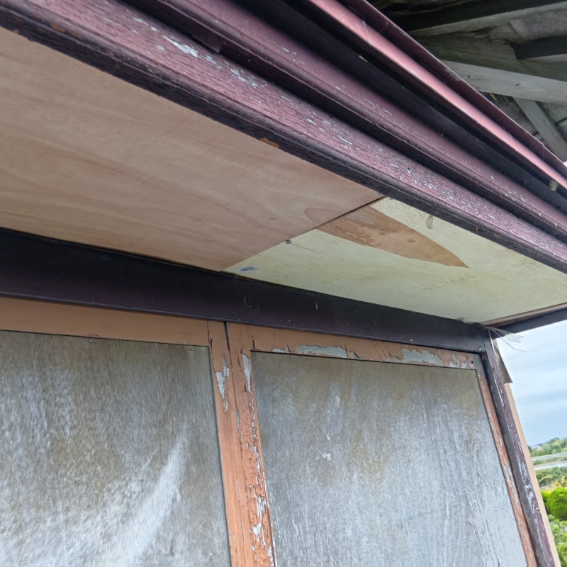 軒下のすき間を封鎖