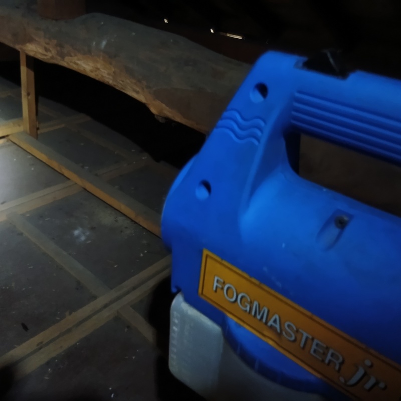 噴霧器で除菌剤を散布