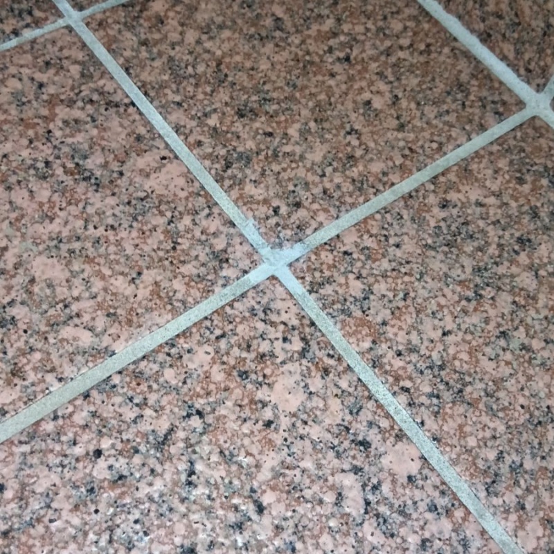 開けた穴を修復した様子