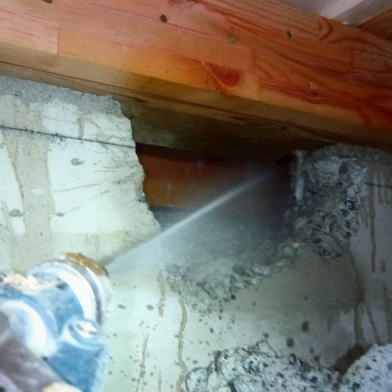 築年数35年のシロアリ予防の施工事例（群馬県伊勢崎市連取元町）
