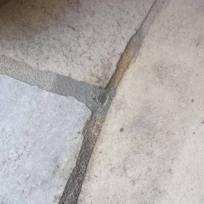 開けた穴を修復した様子